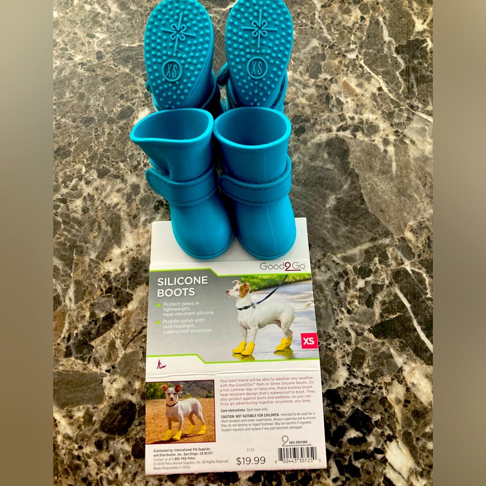 DOG BOOTS Size XS SILICONE WITH ADJUSTABLE VELCRO SOLE LGTH 1.5” & Sole W 1.38”